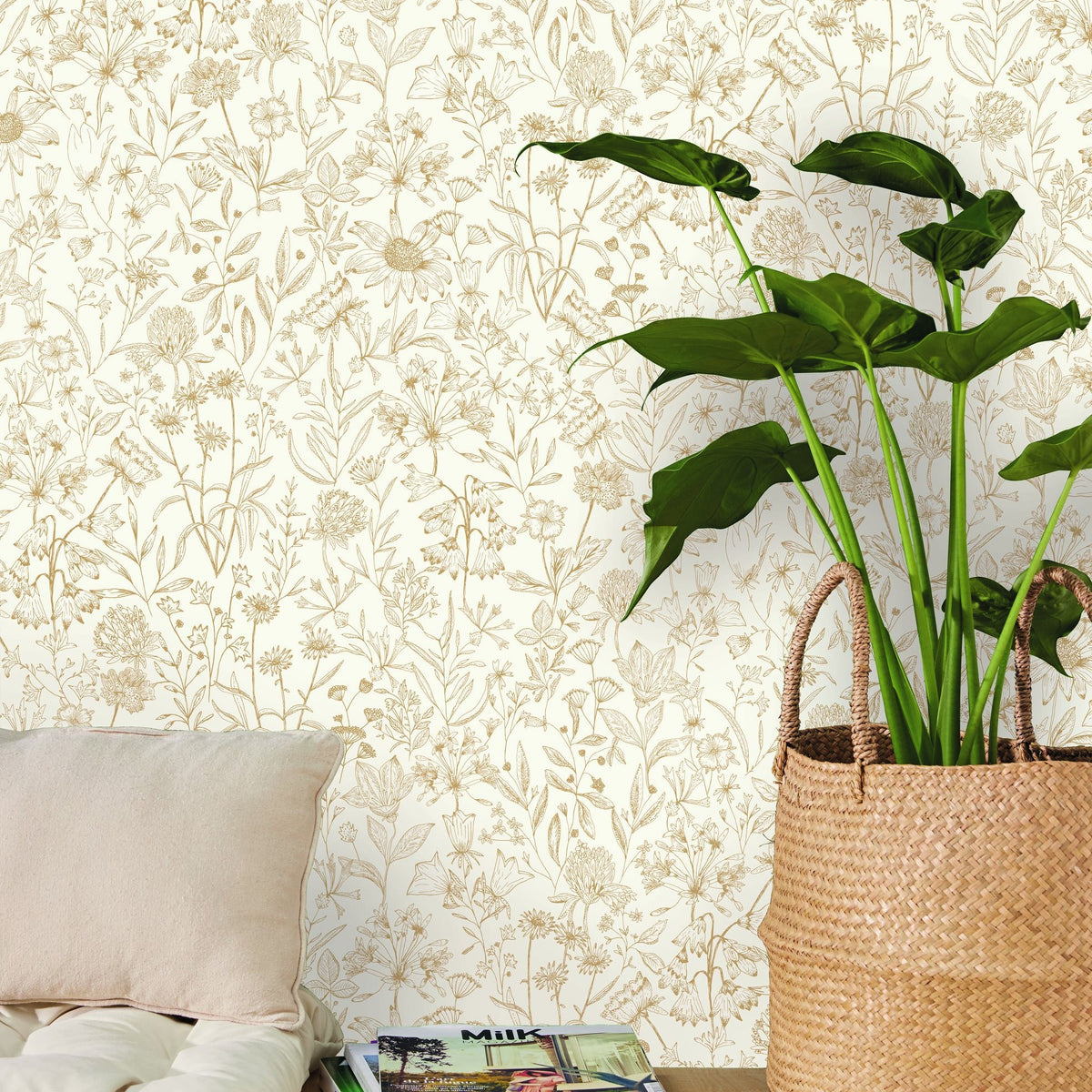 Jardin de Giverny White Gold wallpaper in a styled room