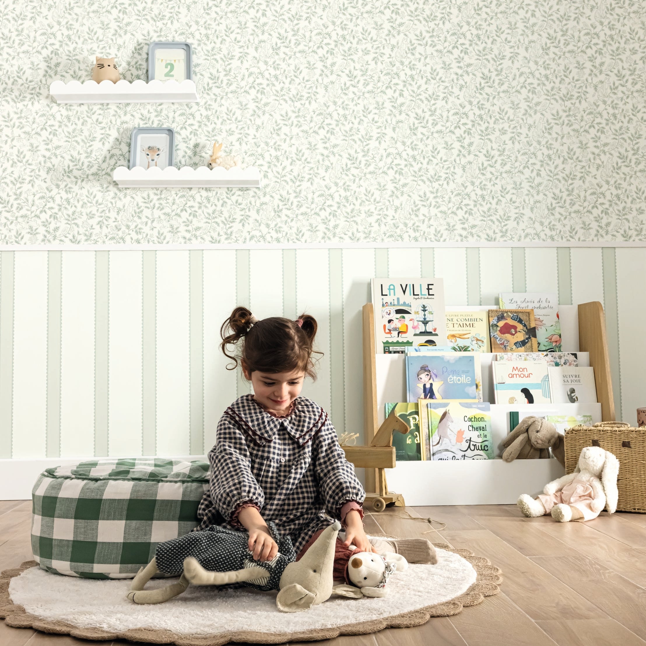 Mini Wood - Green Floral Wallpaper