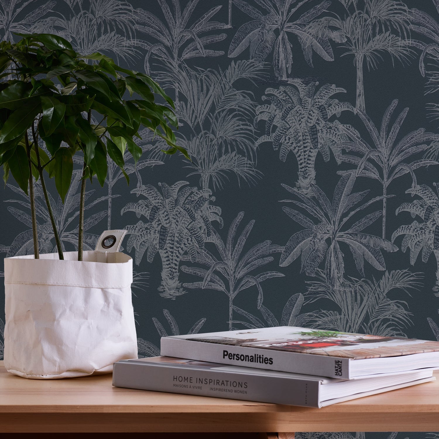 Gamobi - Black Floral Wallpaper